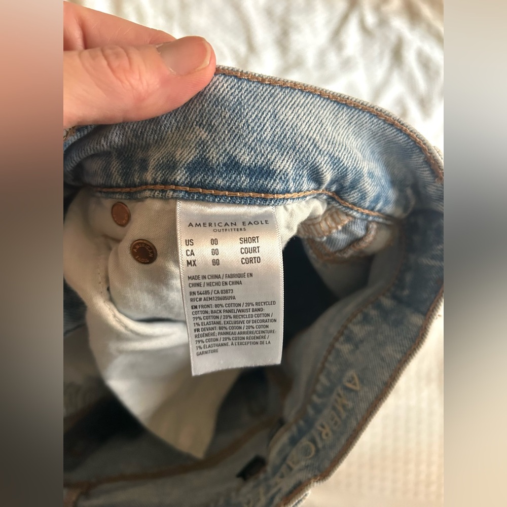 American Eagle Distressed Jeans Size 00 | Light Bleach Dye | Ripped Knees - Picture 11 of 11